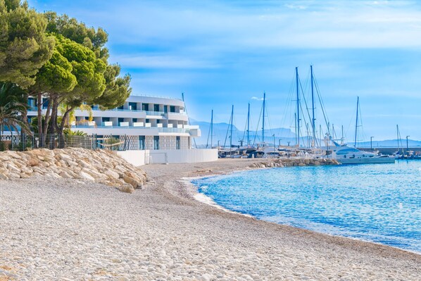 On the beach - Apartment for 3 People with Wi-Fi and Air Conditioning (Villeneuve-Loubet)