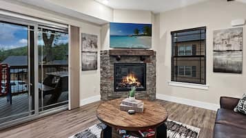 TV, lareira, escritórios