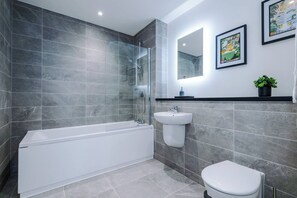 Apartment, City View | Bathroom