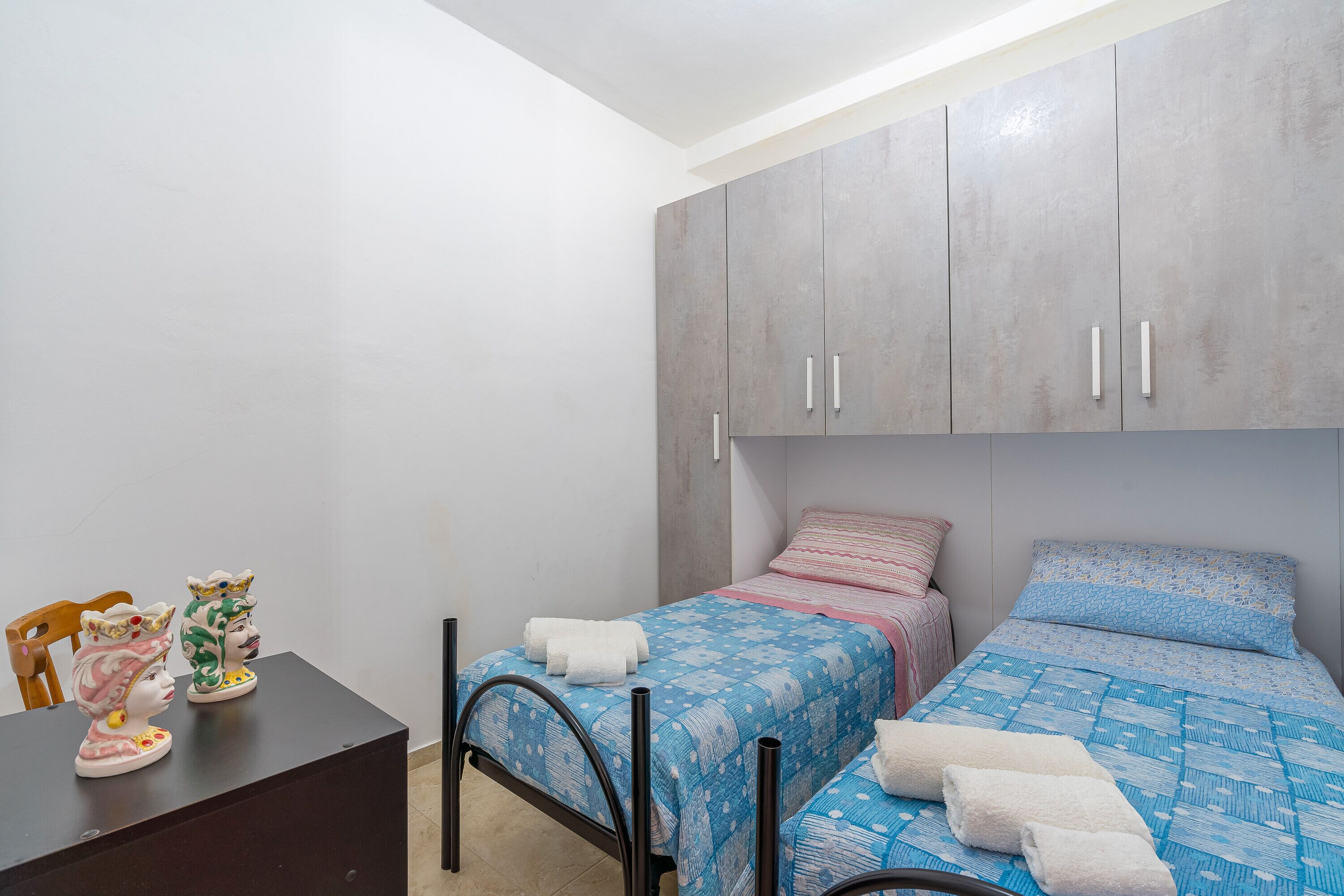 2 dormitorios, tabla de planchar con plancha, wifi y ropa de cama