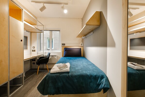 1 slaapkamer, een strijkplank/strijkijzer, wifi, beddengoed