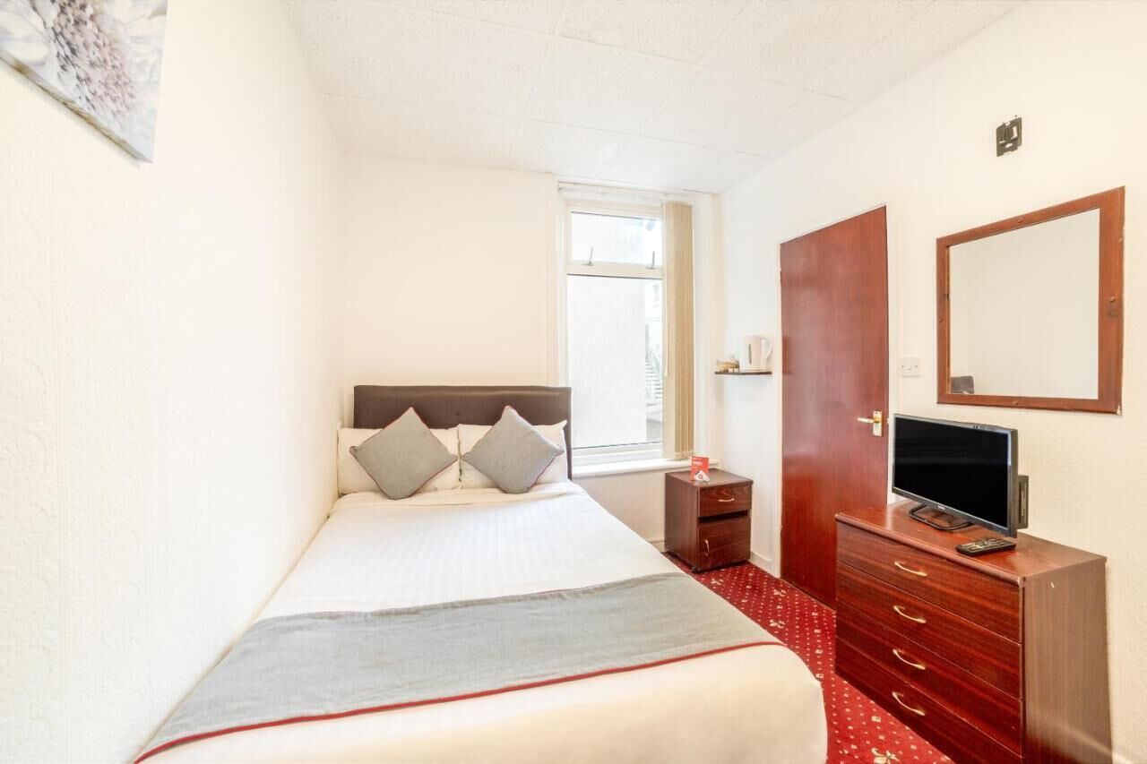 Photo - HOTEL BLUE OCEAN - Call For Cheap Prices - Check In Until 3AM