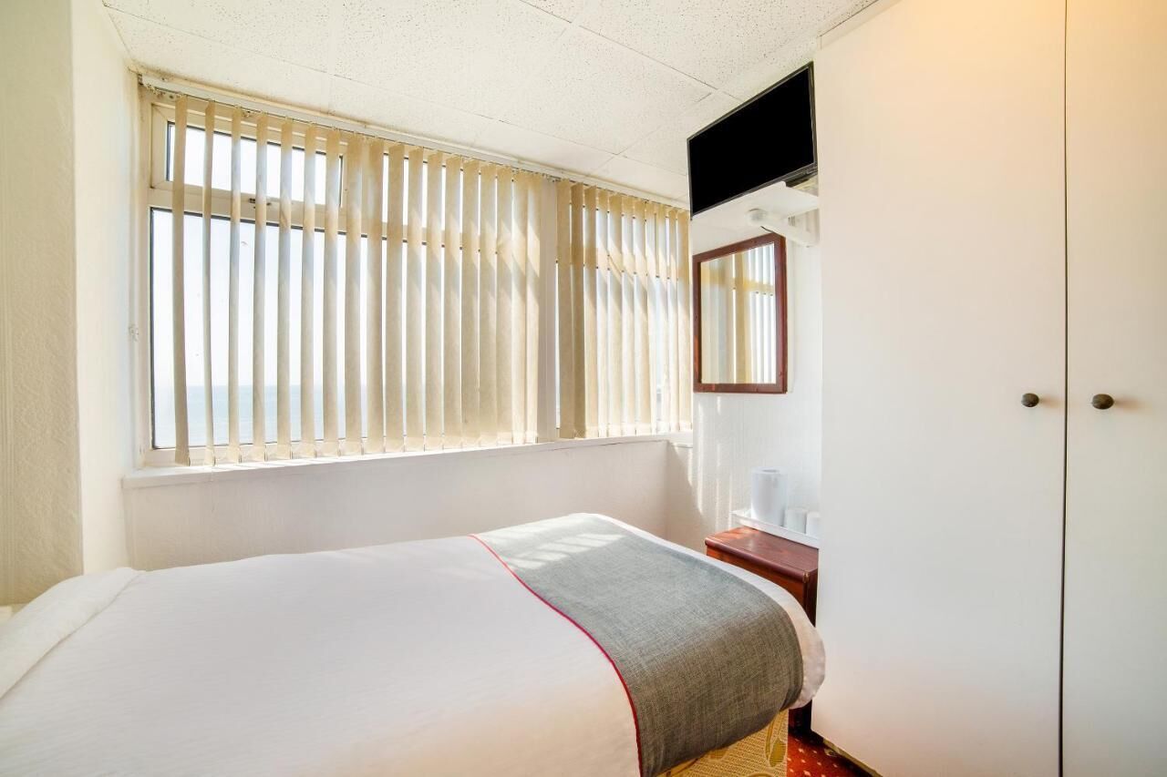 Photo - HOTEL BLUE OCEAN - Call For Cheap Prices - Check In Until 3AM