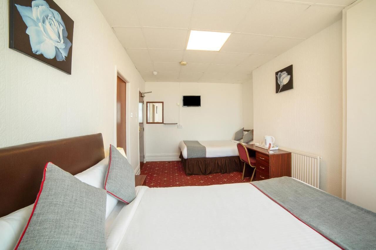 Photo - HOTEL BLUE OCEAN - Call For Cheap Prices - Check In Until 3AM