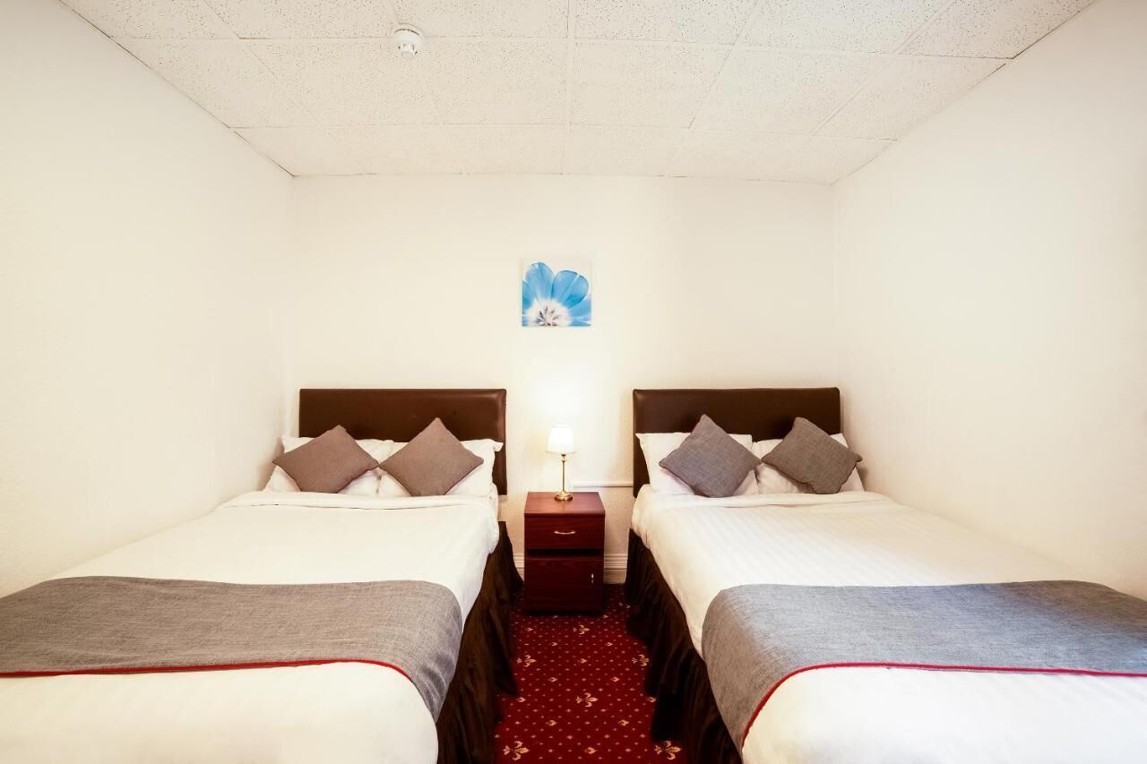 Photo - HOTEL BLUE OCEAN - Call For Cheap Prices - Check In Until 3AM