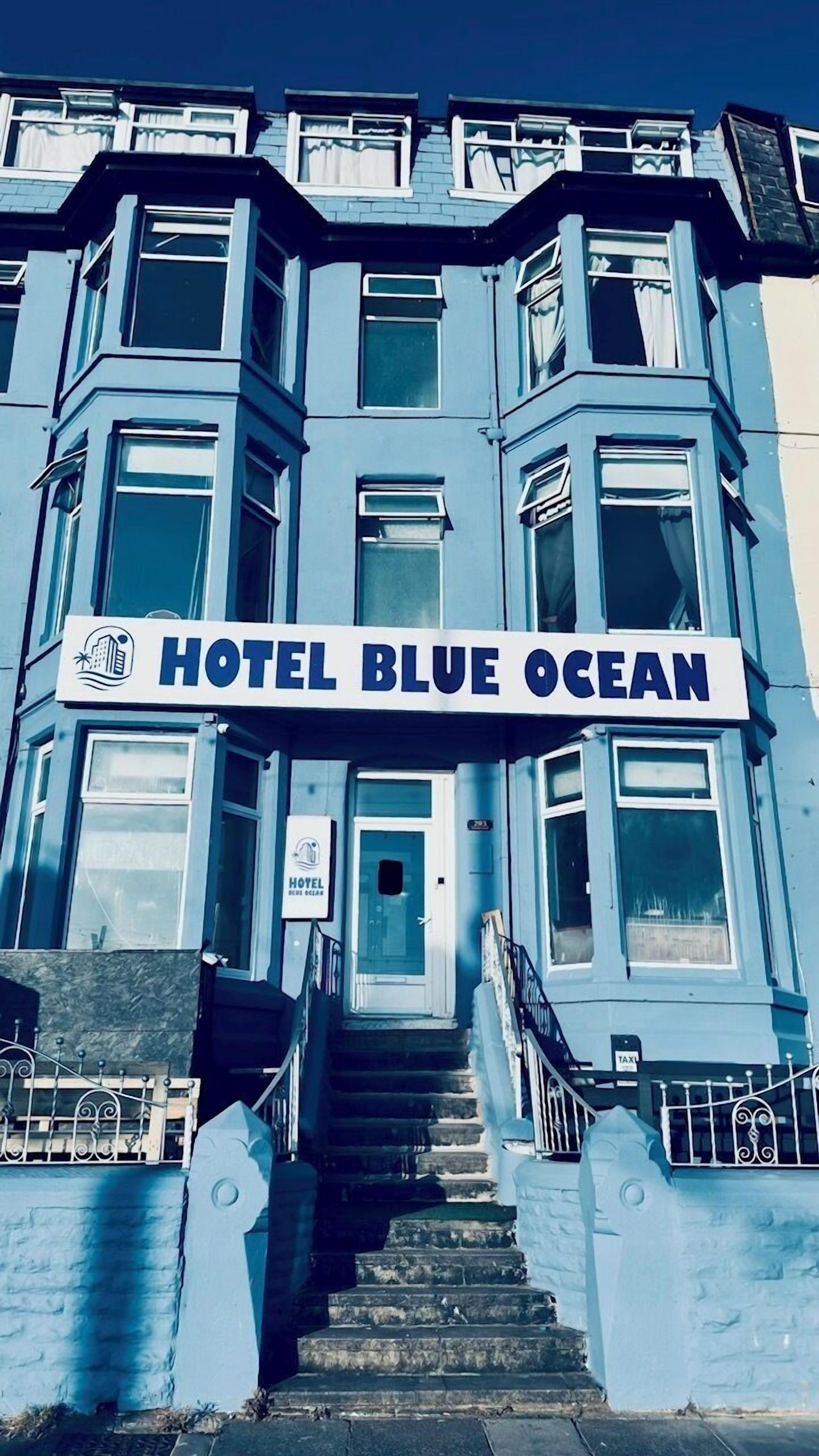 Photo - HOTEL BLUE OCEAN - Call For Cheap Prices - Check In Until 3AM