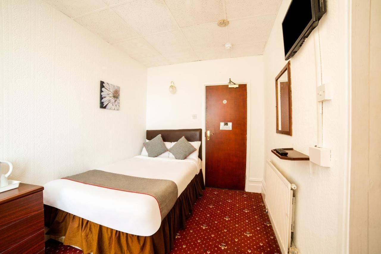 Photo - HOTEL BLUE OCEAN - Call For Cheap Prices - Check In Until 3AM