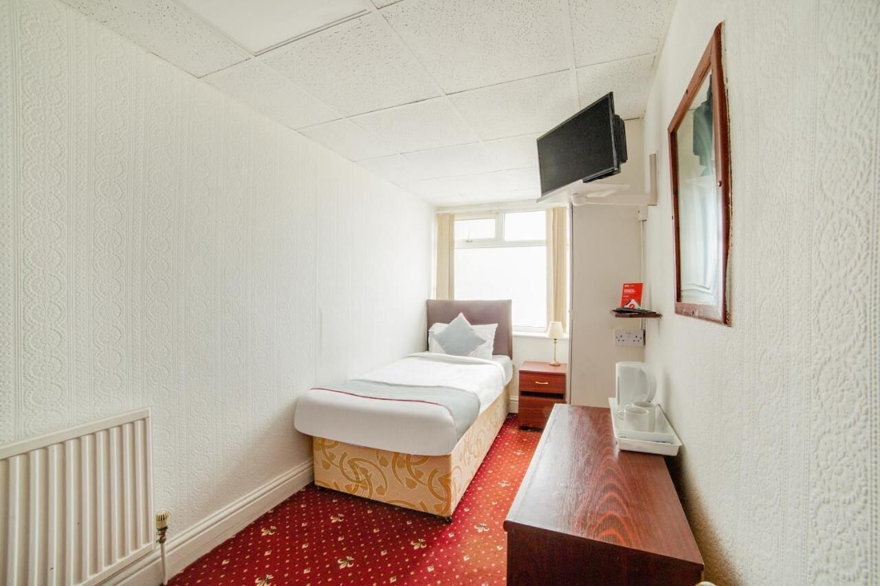 Photo - HOTEL BLUE OCEAN - Call For Cheap Prices - Check In Until 3AM