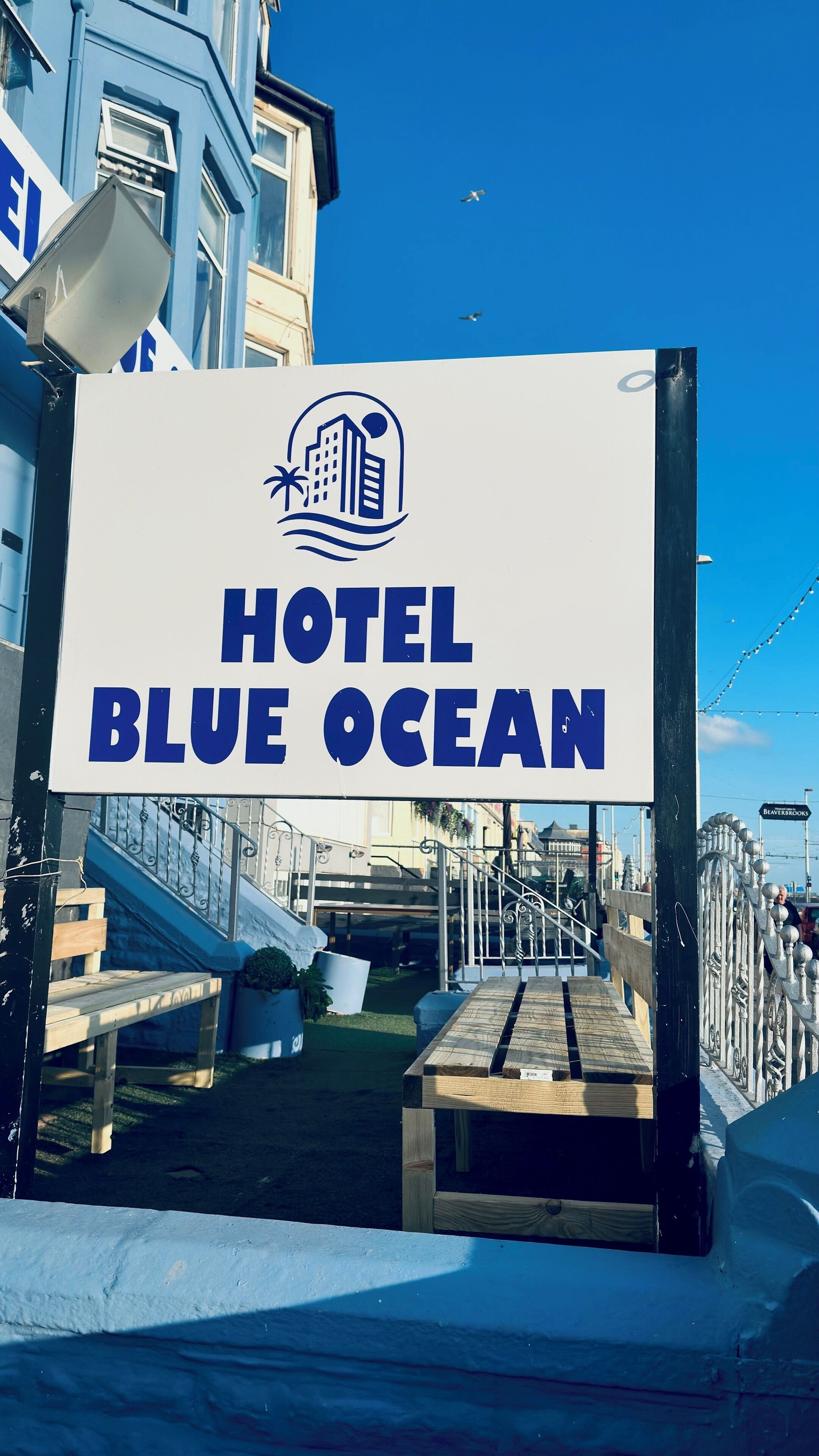 Photo - HOTEL BLUE OCEAN - Call For Cheap Prices - Check In Until 3AM