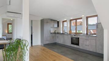 Køleskab, ovn, kogeplade, opvaskemaskine