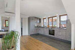 Køleskab, ovn, kogeplade, opvaskemaskine