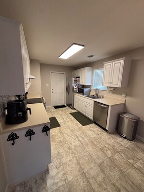 Microwave, oven, stovetop, dishwasher