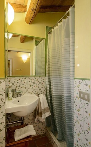 Comfort Apartment, Air conditioning, City View | Bathroom