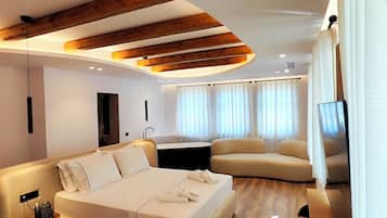 Luxury Suite, City View