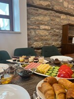 Desayuno completo incluido todos los días 