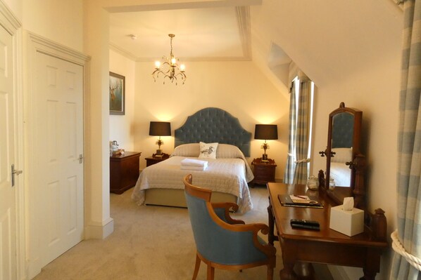 Chambre Deluxe double, vue sur la mer | Coffre-fort, fer et planche Ă repasser, accĂšs au Wi-Fi (inclus)