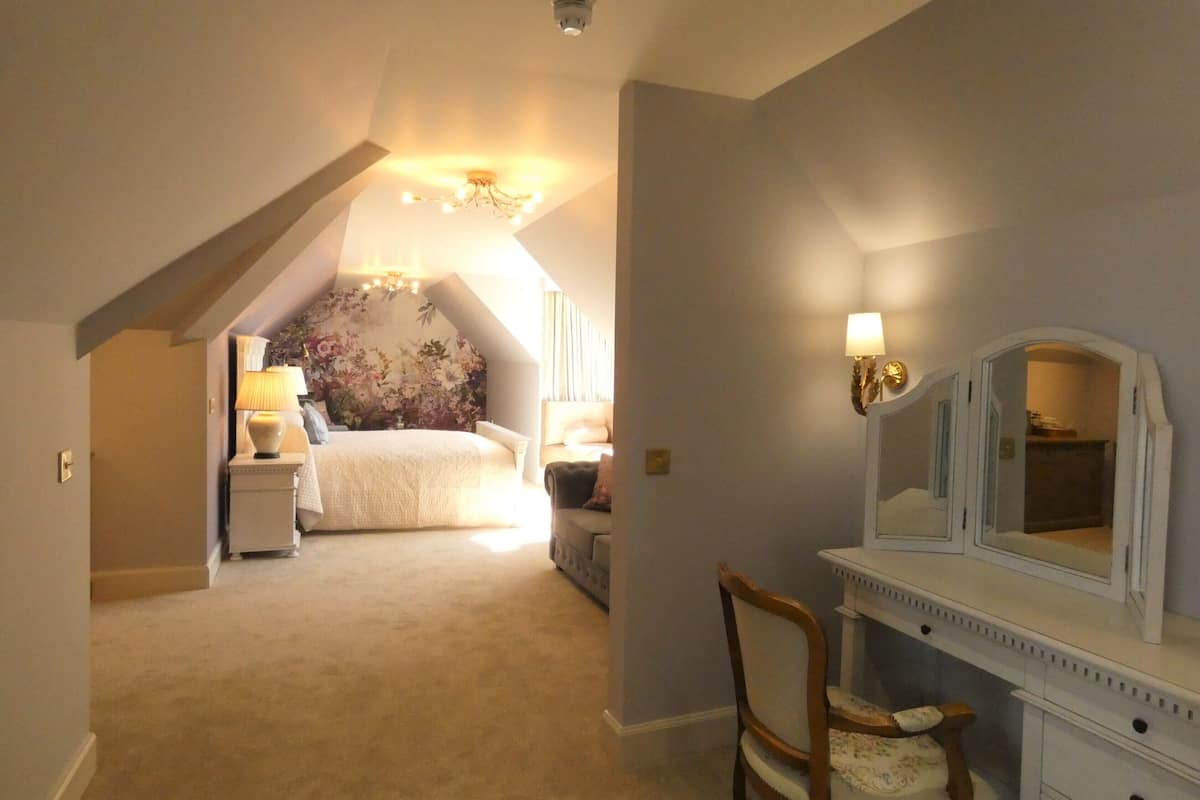 Suite Luxury, vista mare | Una cassaforte in camera, ferro/asse da stiro, Wi-Fi gratuito