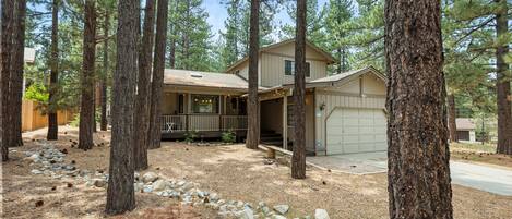 Façana frontal de l'allotjament