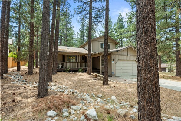 Front of property - Pine View Escape (Big Bear City)