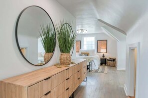 4 bedrooms, WiFi - Spacious Parma House with Garage & WiFi (Parma)