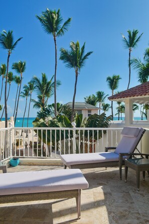 Property grounds - Villa 8 M-4
Beautiful Ocean View 2 Bedroom, steps to the private beach (Punta Cana)