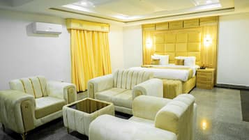 Laptop workspace, free WiFi