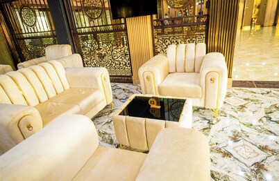 IMMACULATE ROYAL INTERNATIONAL HOTEL