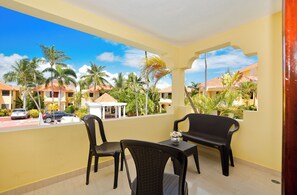 Terrace/patio - 3-bedroom, 2 level, Villa Palmera 3 in El Cortecito (Punta Cana)