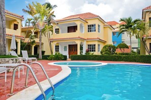 Pool - 3-bedroom, 2 level, Villa Palmera 3 in El Cortecito (Punta Cana)