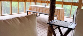 3-bedroom house in charming Knoxville, .4 miles from the lake. Close to UT!