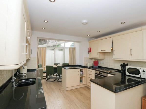 Dishwasher, cookware/dishes/utensils