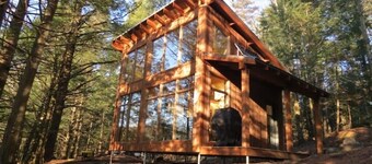Nature eco-lodge with water view: La Mésange