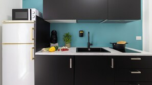 Fridge, microwave, stovetop, toaster - Italianway Comfort - Rembrandt 58 (Milano)