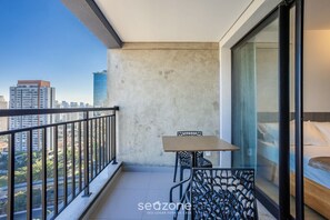 Basic Apartment | Outdoor dining