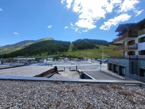 Property grounds - 20m from ski slopes, 1st floor, view ski slopes, terrace, tv, ski locker, 30m², Montgenèvre (Montgenèvre)