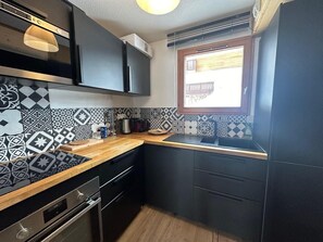 Fridge, microwave, oven, dishwasher - 2nd floor, view resort, terrace, balcony, parking, tv, ski locker, 80m², Vars (Vars)