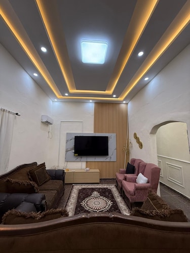 Charming 2-bedroom house in wonderful Conakry with AC