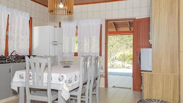 Rumah, Boleh Merokok | 4 kamar tidur