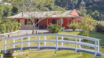 Rumah, Boleh Merokok | 4 kamar tidur