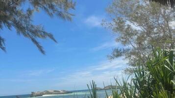 Liegestühle, Strandtücher