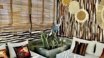 3 bedrooms, in-room safe, iron/ironing board, free WiFi