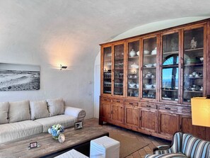 Villa | 7 bedrooms, Internet