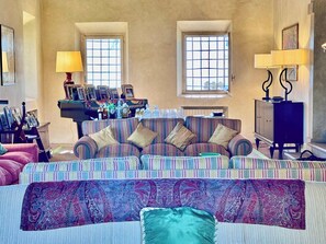 Villa | 7 bedrooms, Internet