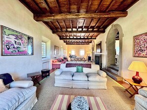 Villa | 7 bedrooms, Internet