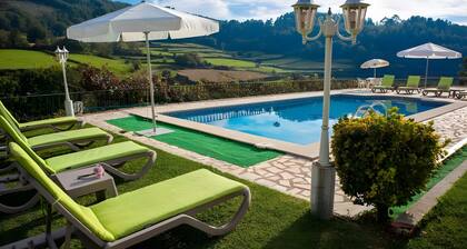 Villa 'Casa Dos LeÔes' with Mountain View, Private Pool and Wi-Fi
