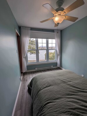 4 chambres, bureau, Wi-Fi, literie fournie