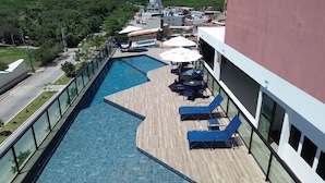 Studio | Pool