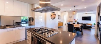 Grange Retreat - Beach, BBQ