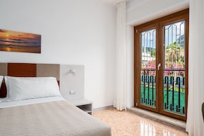 3 chambres, bureau, fer et planche à repasser, Wi-Fi gratuit