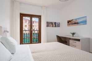 3 chambres, bureau, fer et planche à repasser, Wi-Fi gratuit